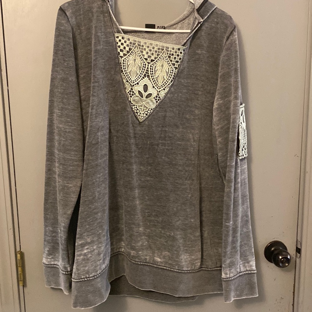 Super cute hoodie with embroidery